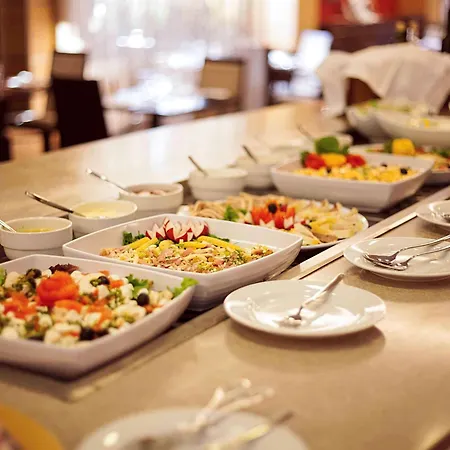 Novotel מלון 4*