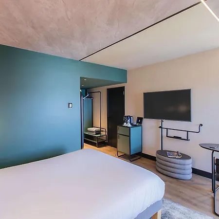 Novotel Hotel 4*