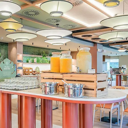 Novotel מלון 4*