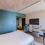 Novotel 4*